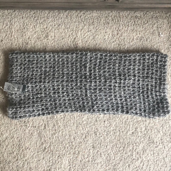 NWT Collection 18 Scarf - Picture 5 of 8